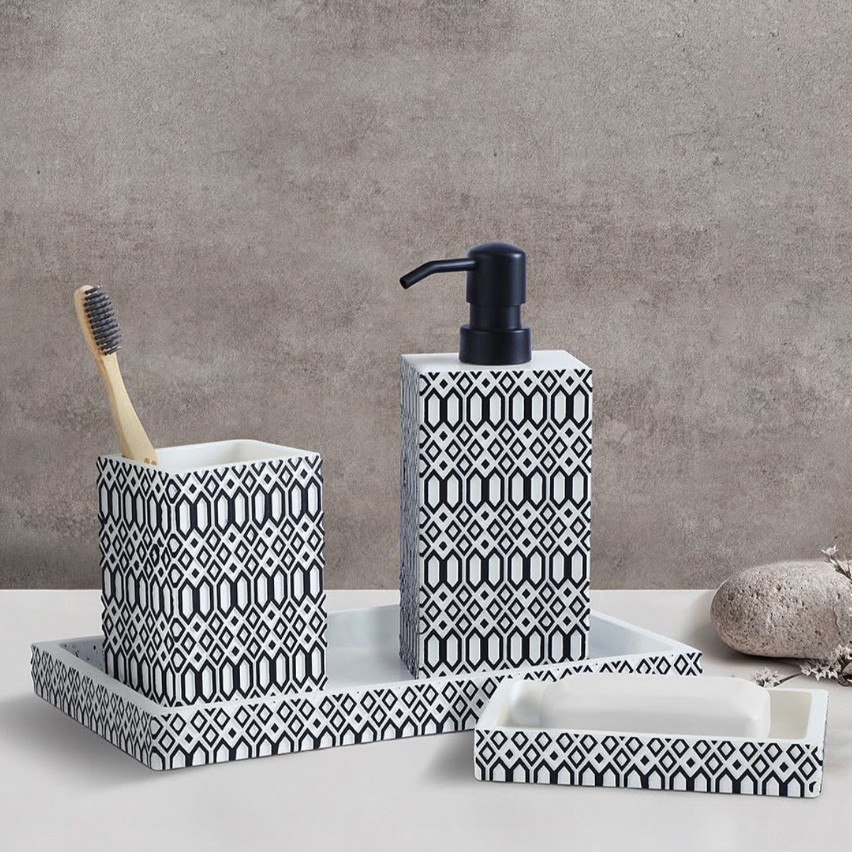 Geometric Pattern Bathroom Accessory Set 1