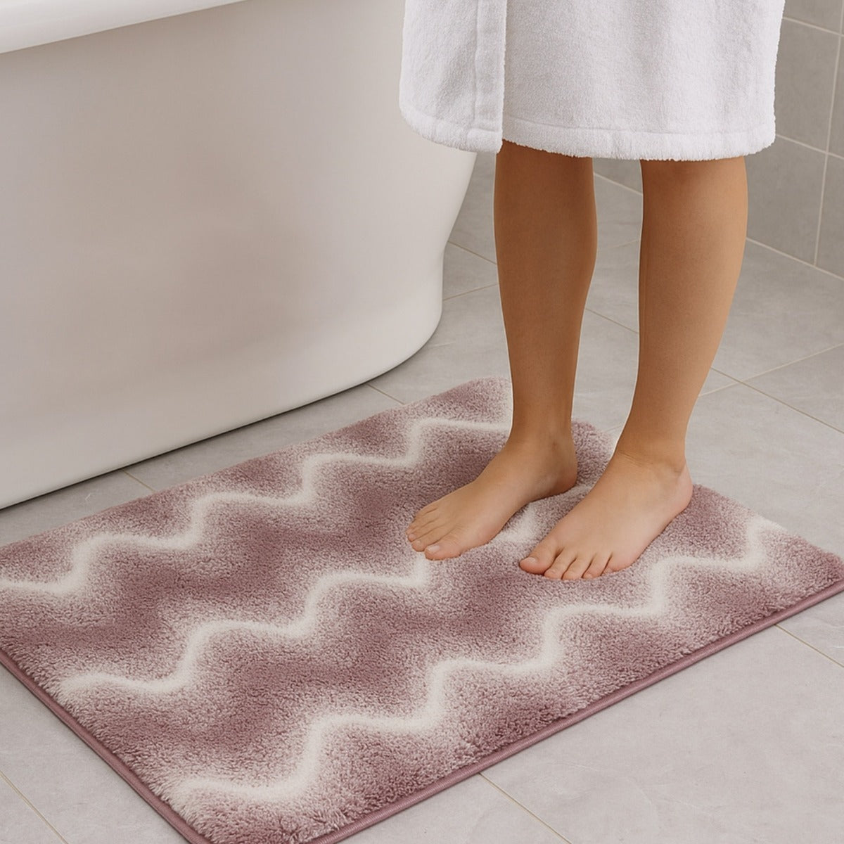 Luxe Wave Pattern Bathroom Mat 1